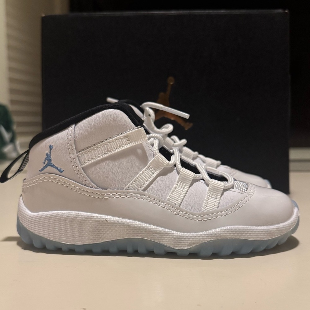 Retro Air Jordan XI 11 Columbia